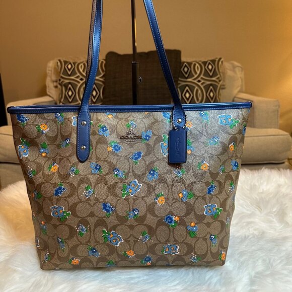 Coach Blue/Beige Floral Print Signature Coated Leather Canvas Tote - Picture 4 of 14
